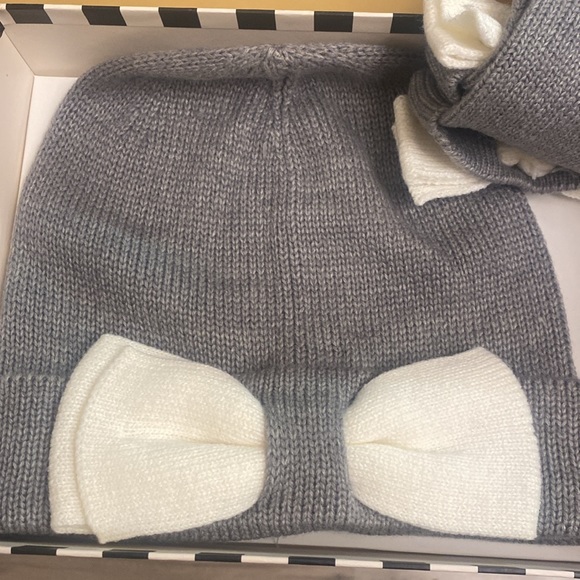 KATE SPADE 2pc HAT/ GLOVE SET WITH BOW & BOX - Picture 8 of 10
